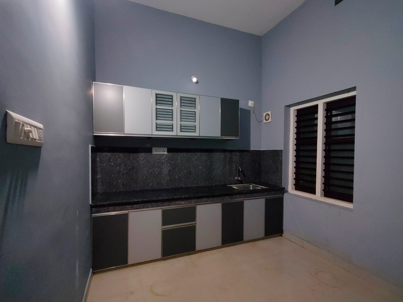 Royal Suite A/C - Dining & Kitchen